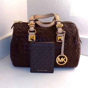 MOCHEAL KORS PURSE